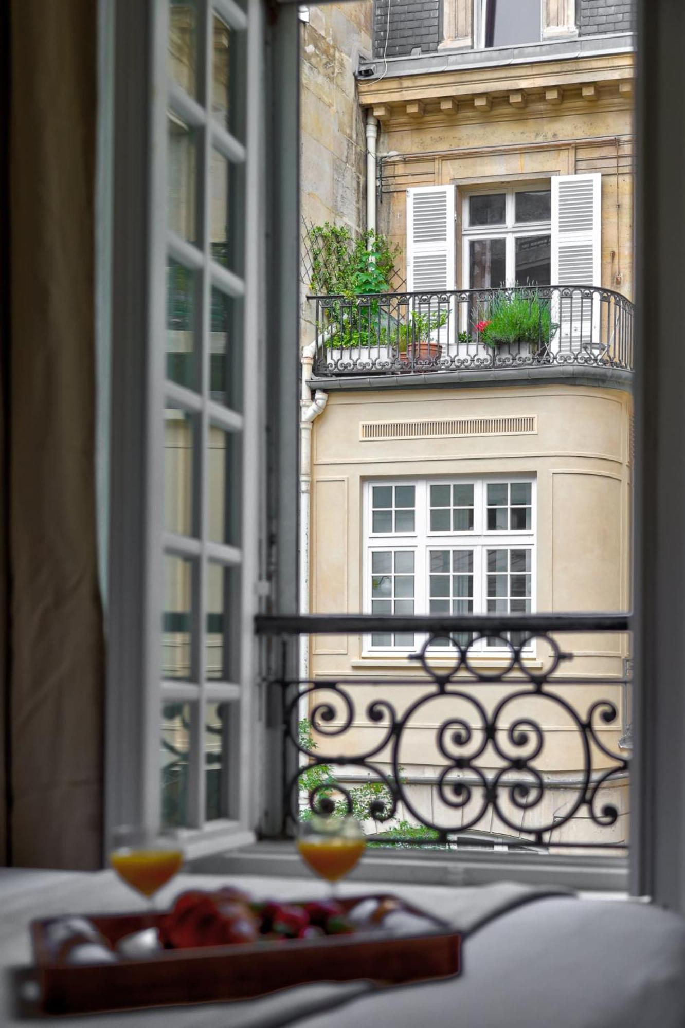 Champs-Elysees - 2Br With Balcony - Cityapartmentstay París Exterior foto