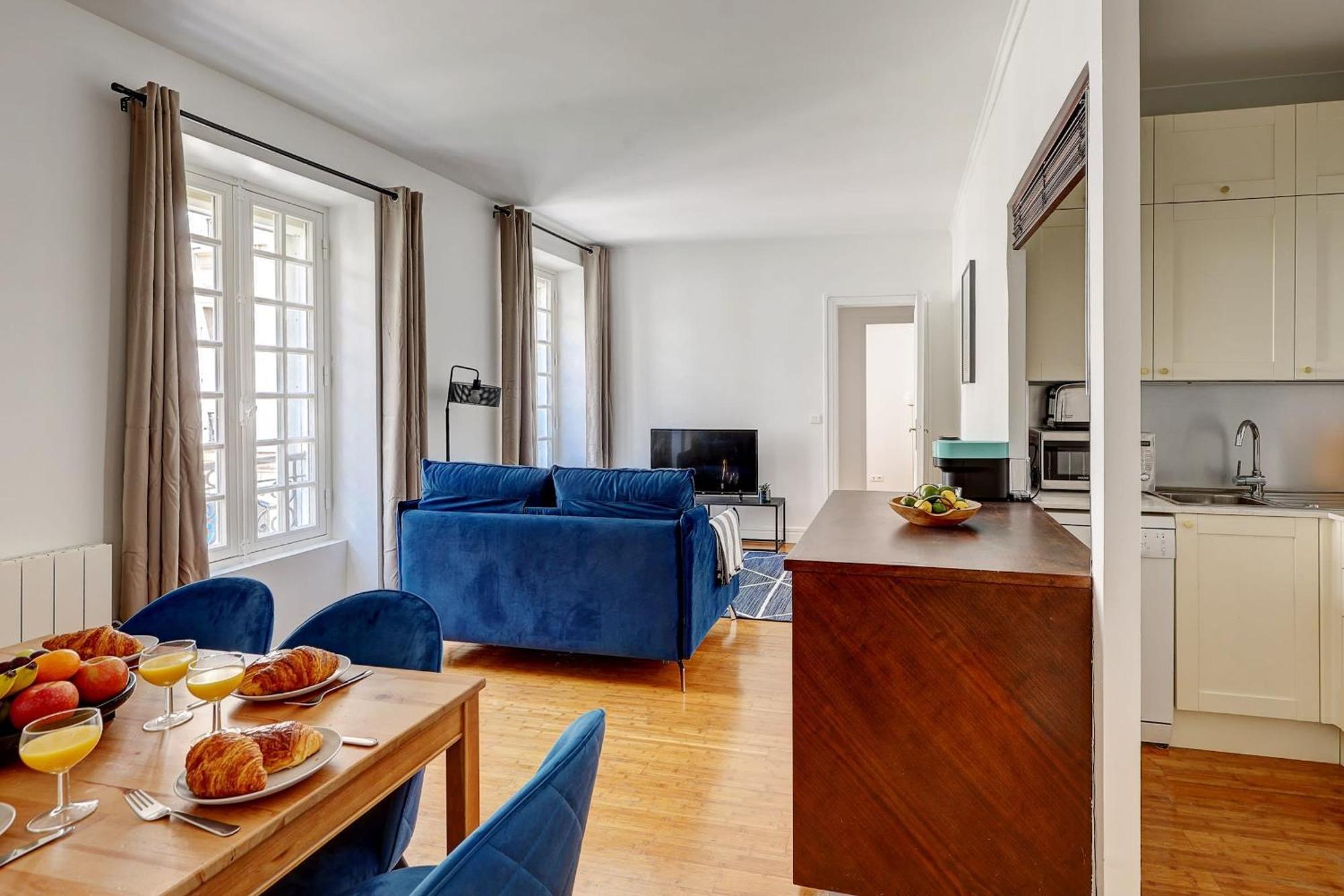 Champs-Elysees - 2Br With Balcony - Cityapartmentstay París Exterior foto