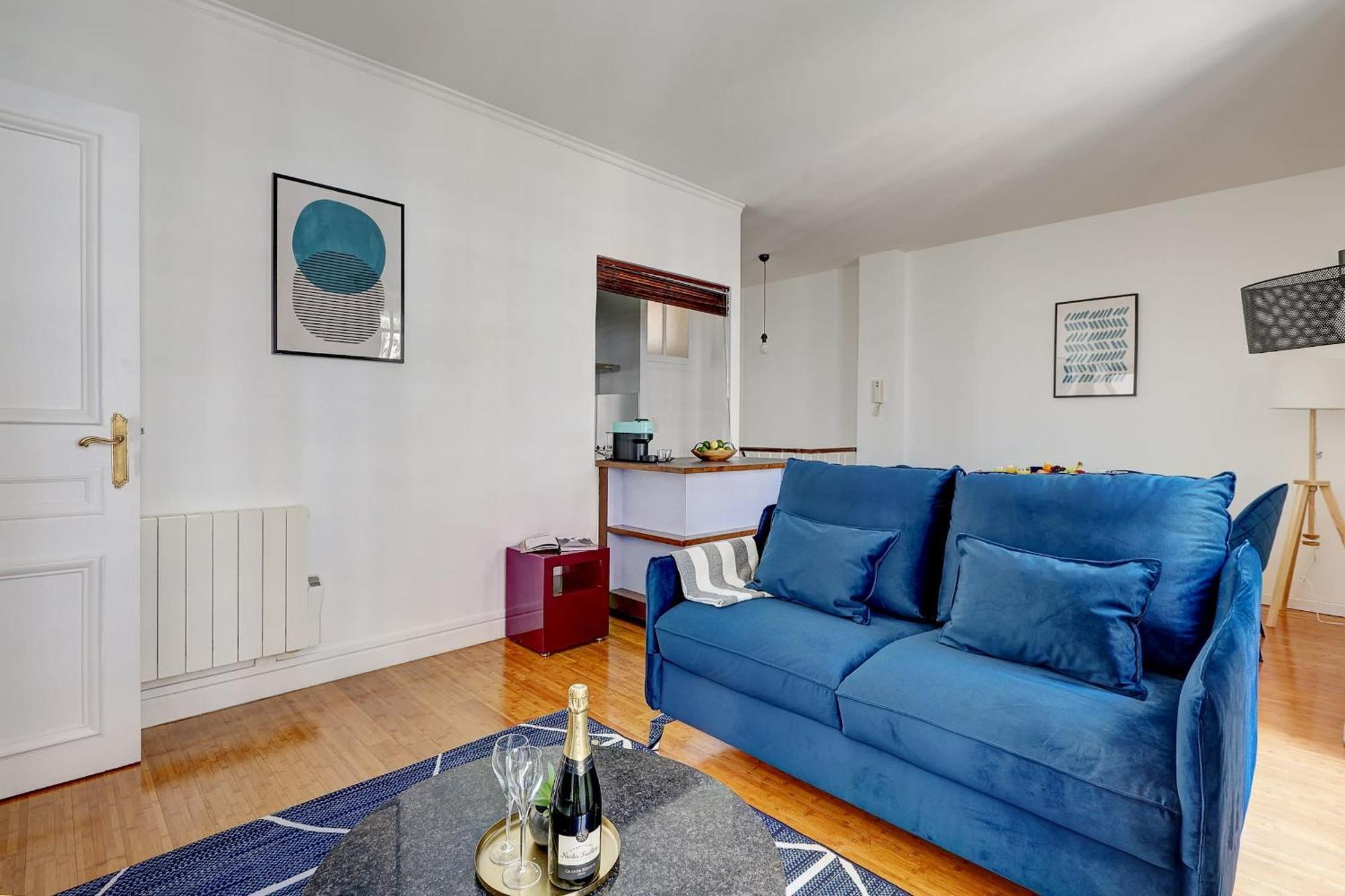 Champs-Elysees - 2Br With Balcony - Cityapartmentstay París Exterior foto