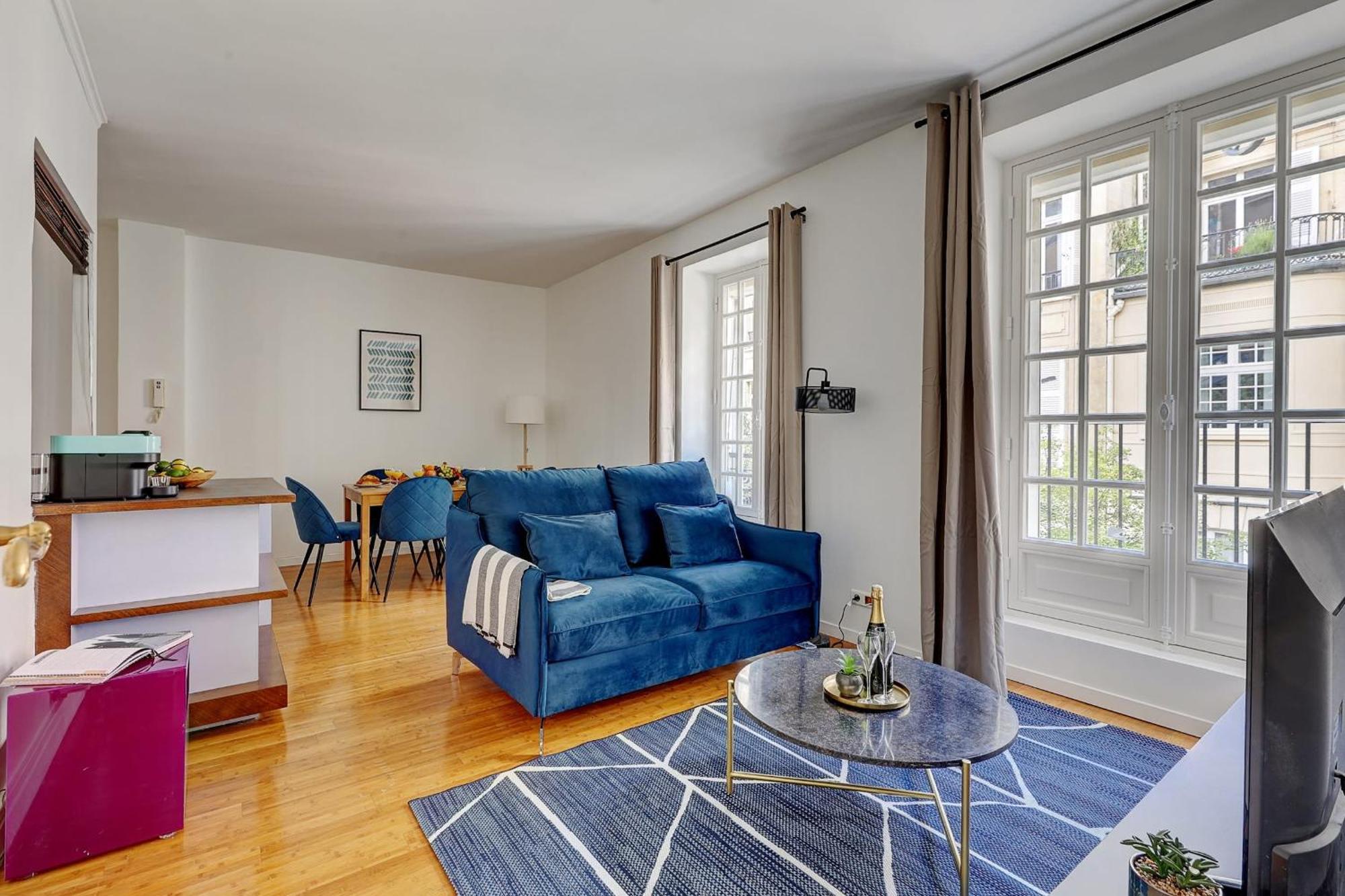 Champs-Elysees - 2Br With Balcony - Cityapartmentstay París Exterior foto